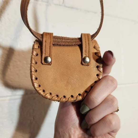 Vintage Tiny Handmade Genuine Leather Saddle Bag Coin Purse Snap Closure Strap - Picture 5 of 6